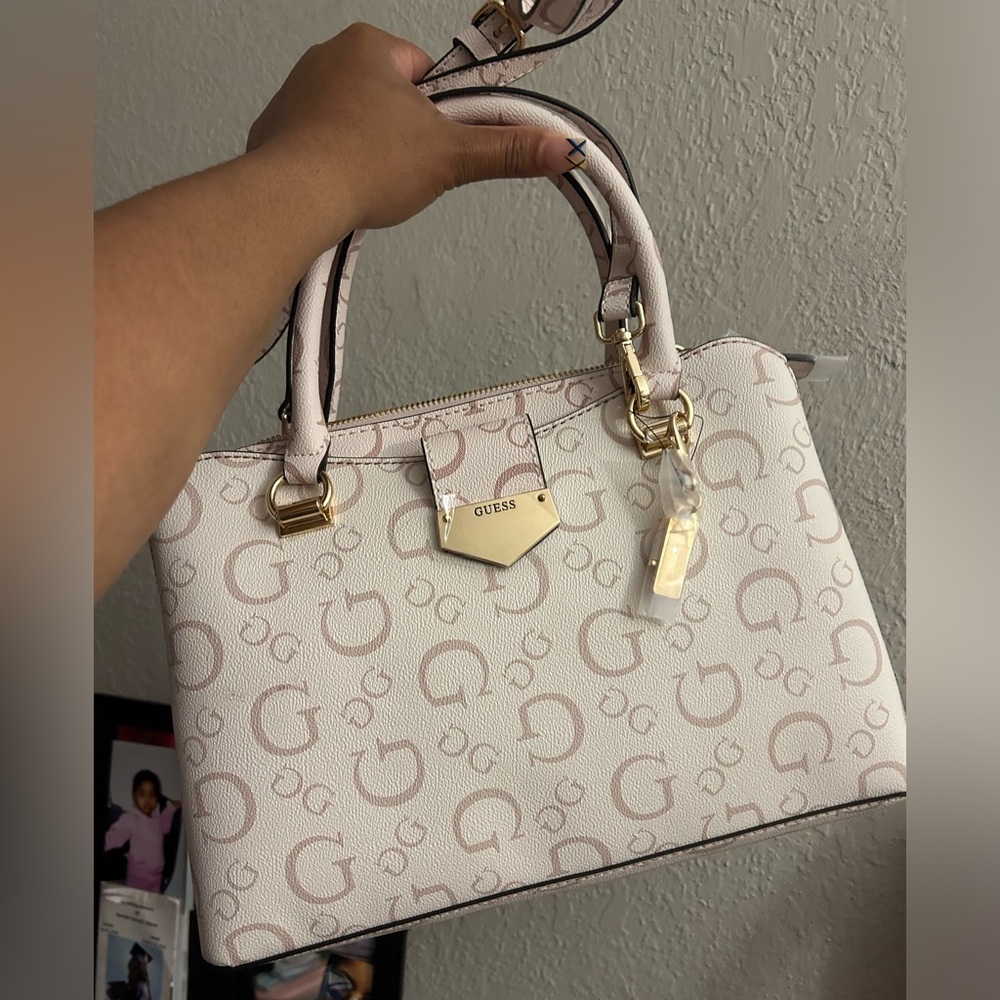 GUESS PURSE